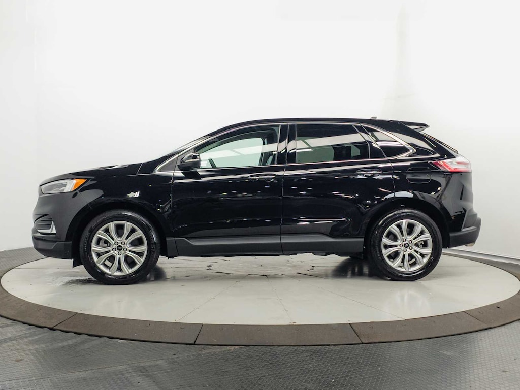 Used 2024 Ford Edge Titanium AWD