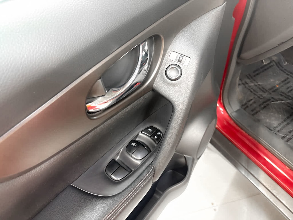 Used 2014 Nissan Rogue SV AWD