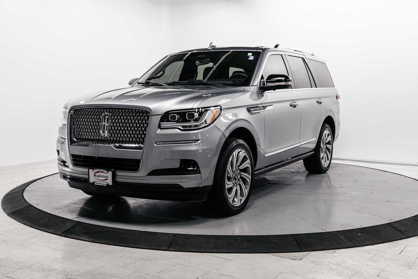 2023 Lincoln Navigator Reserve's photo