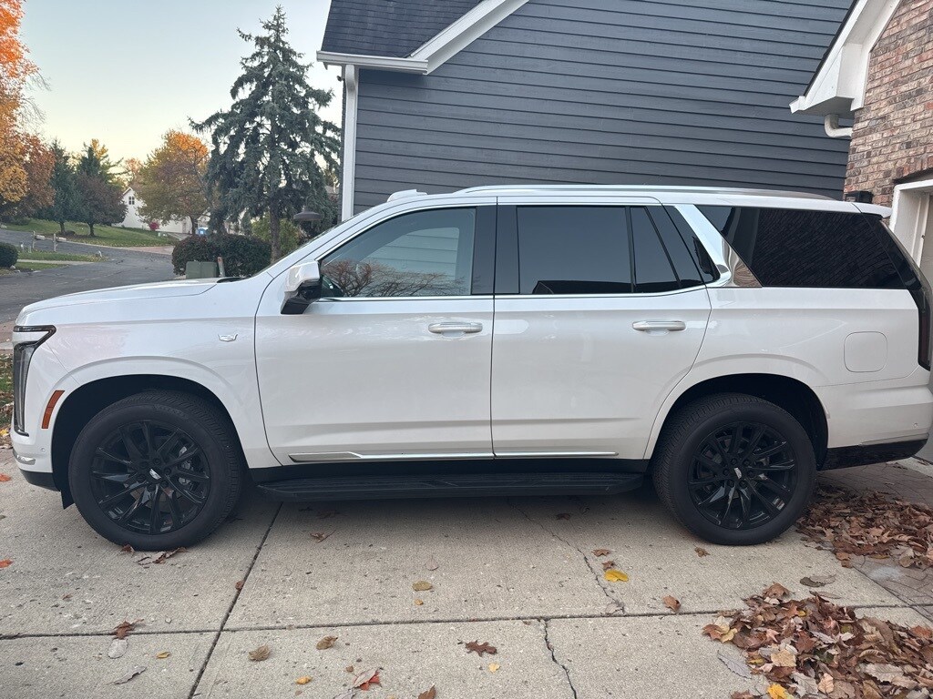 2025 Cadillac Escalade Premium Luxury photo 2