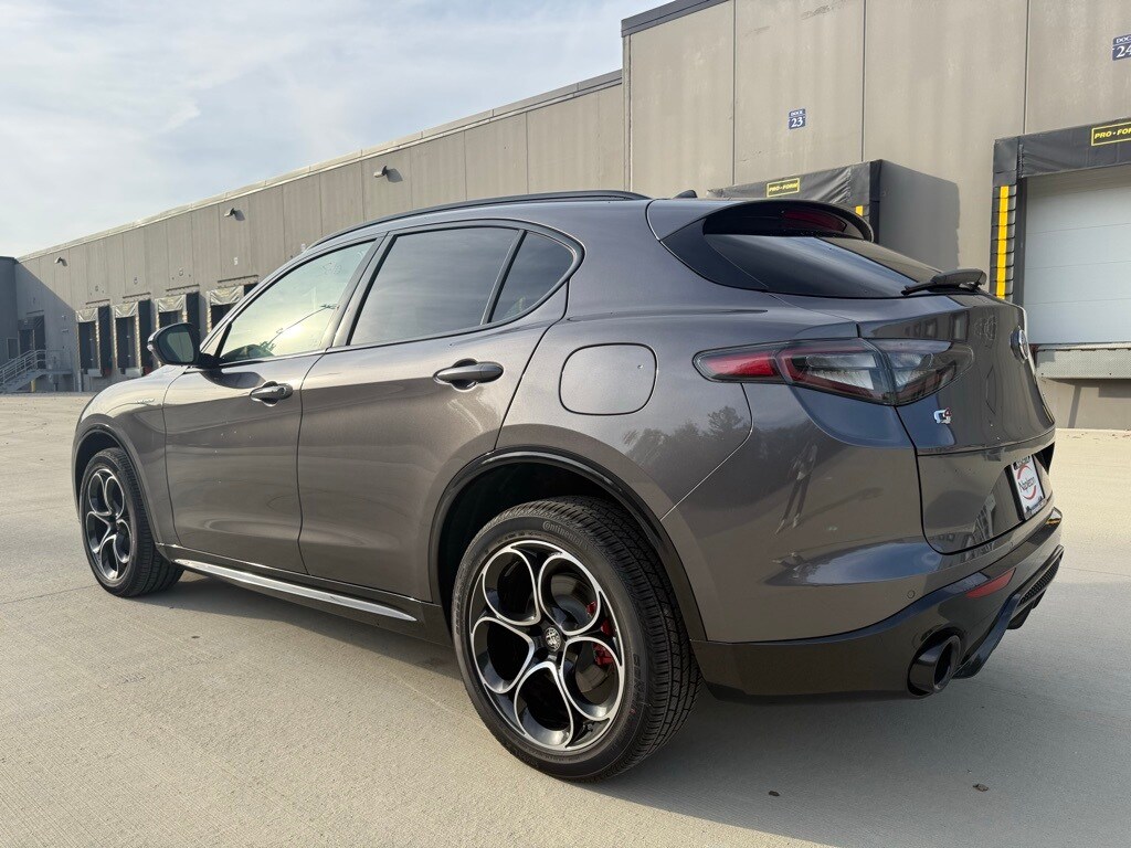 2025 Alfa Romeo Stelvio Sprint photo 3
