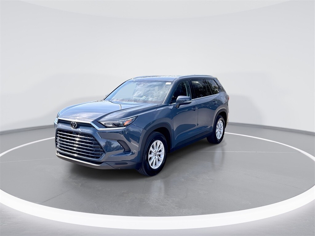 2024 Toyota Grand Highlander XLE photo 2