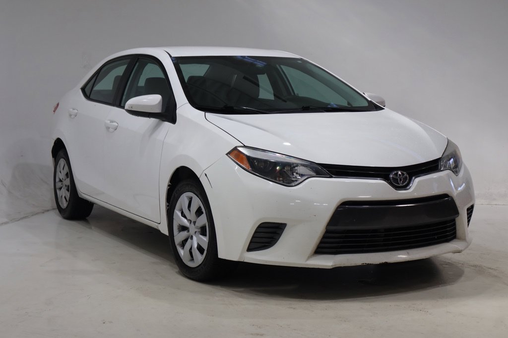 2016 Toyota Corolla LE Sedan