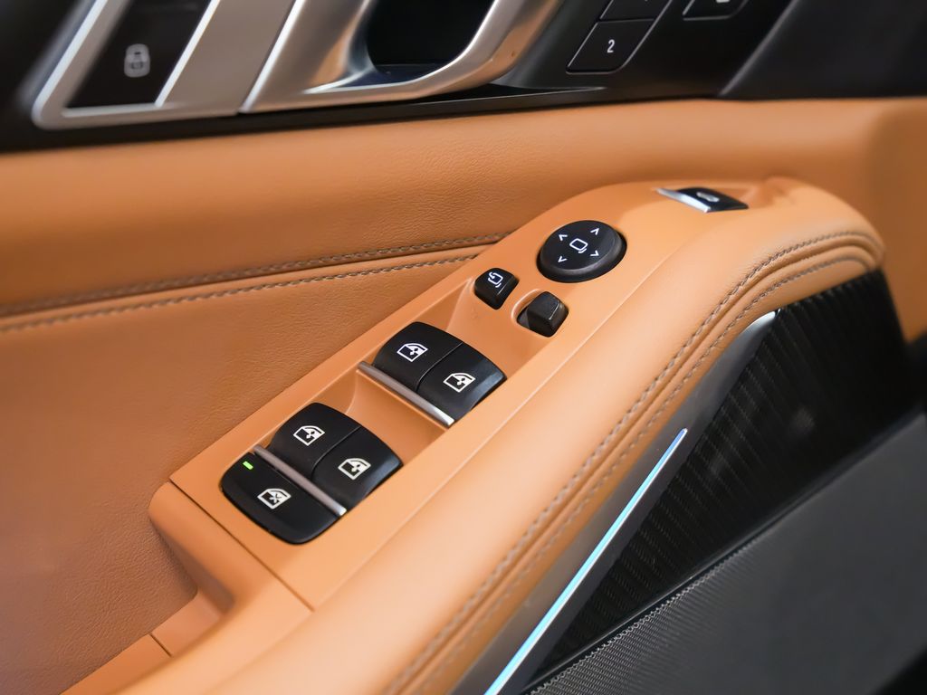2026 BMW X5 M60i - Photo 23