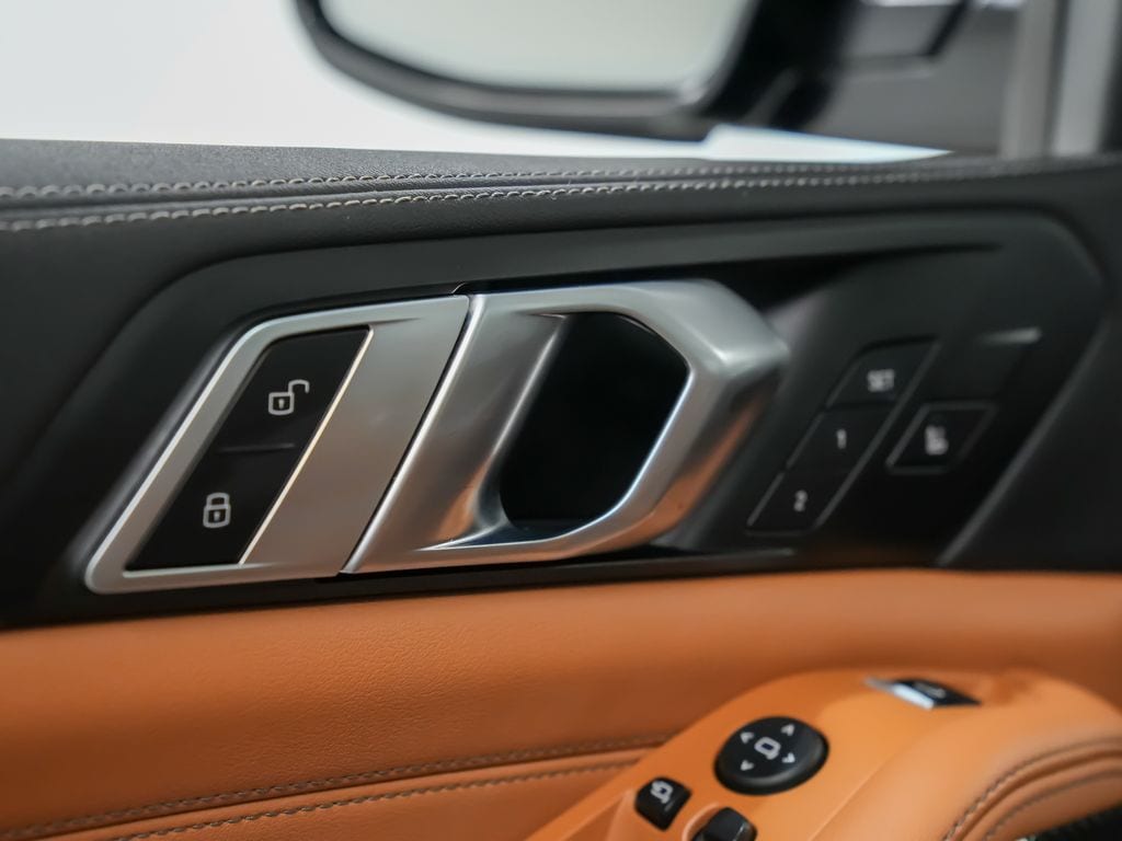 2026 BMW X5 M60i - Photo 22