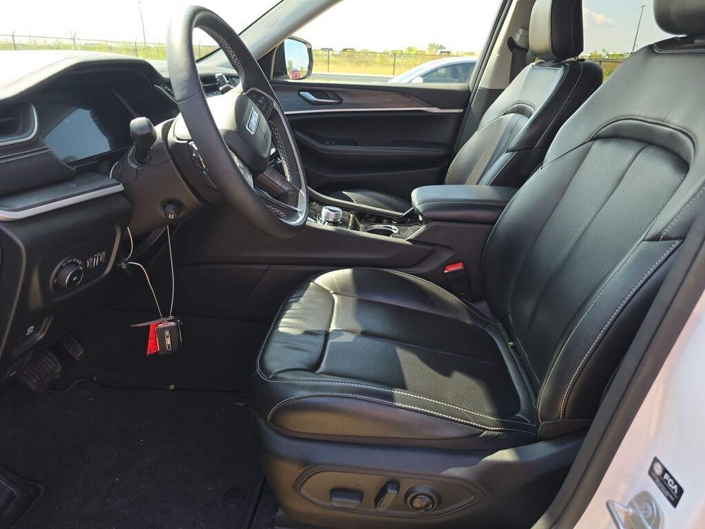 2023 Jeep Grand Cherokee Limited photo 3