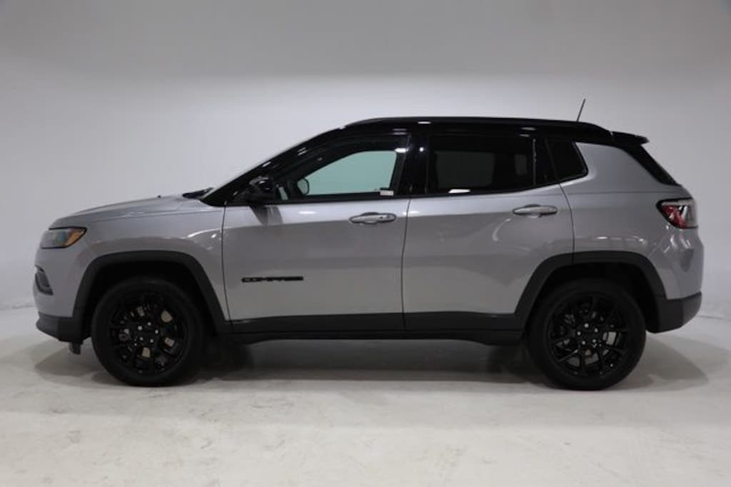 Used 2024 Jeep Compass Latitude SUV