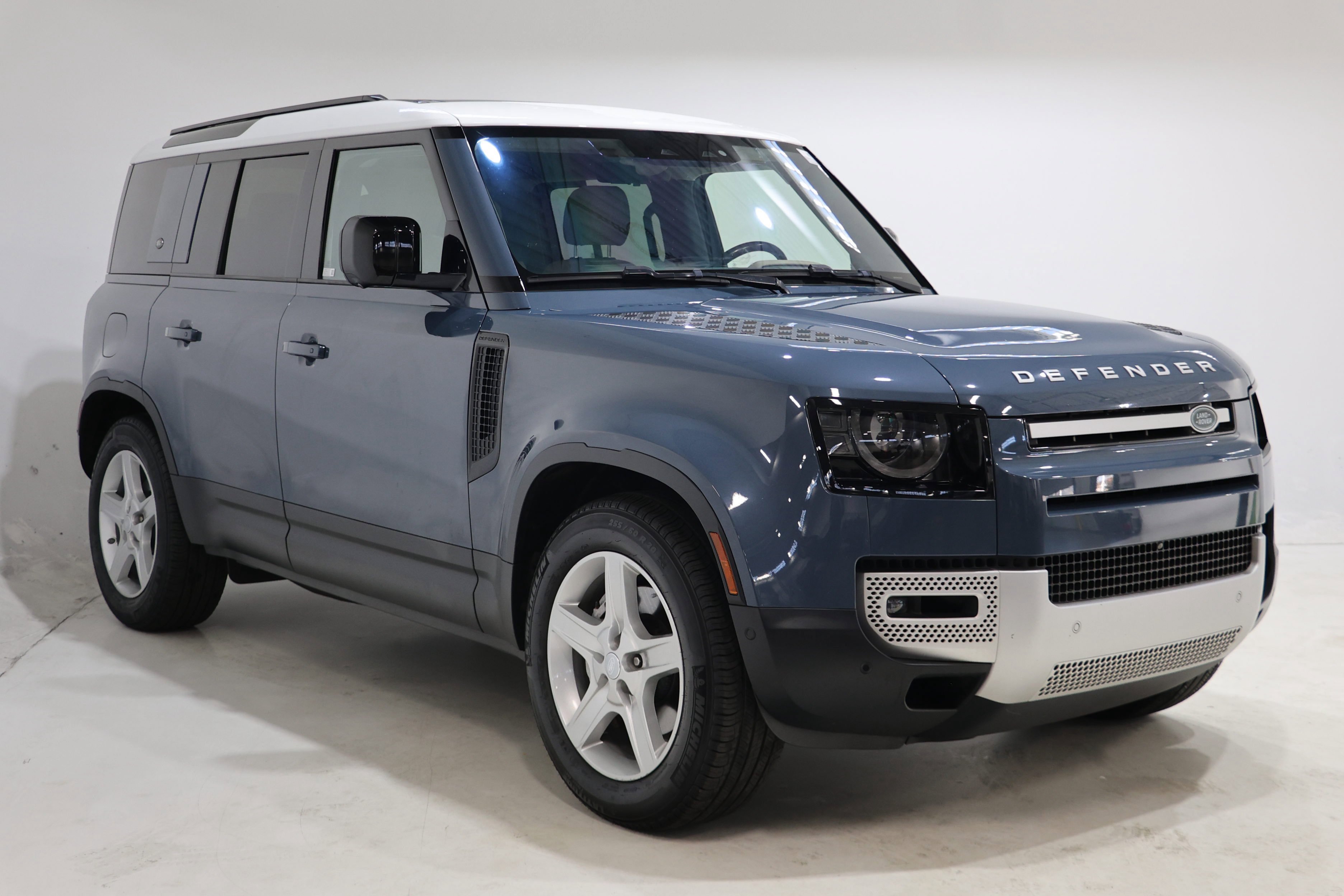  Land Rover Defender 110