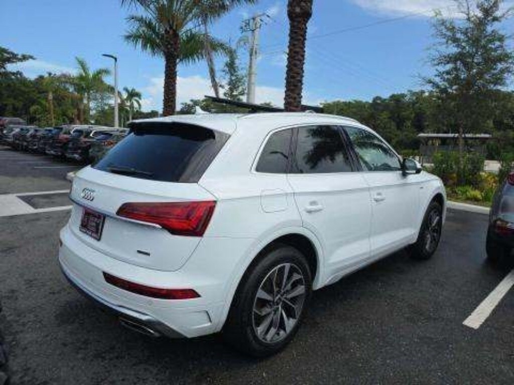 2024 Audi Q5 45 S line Premium photo 2