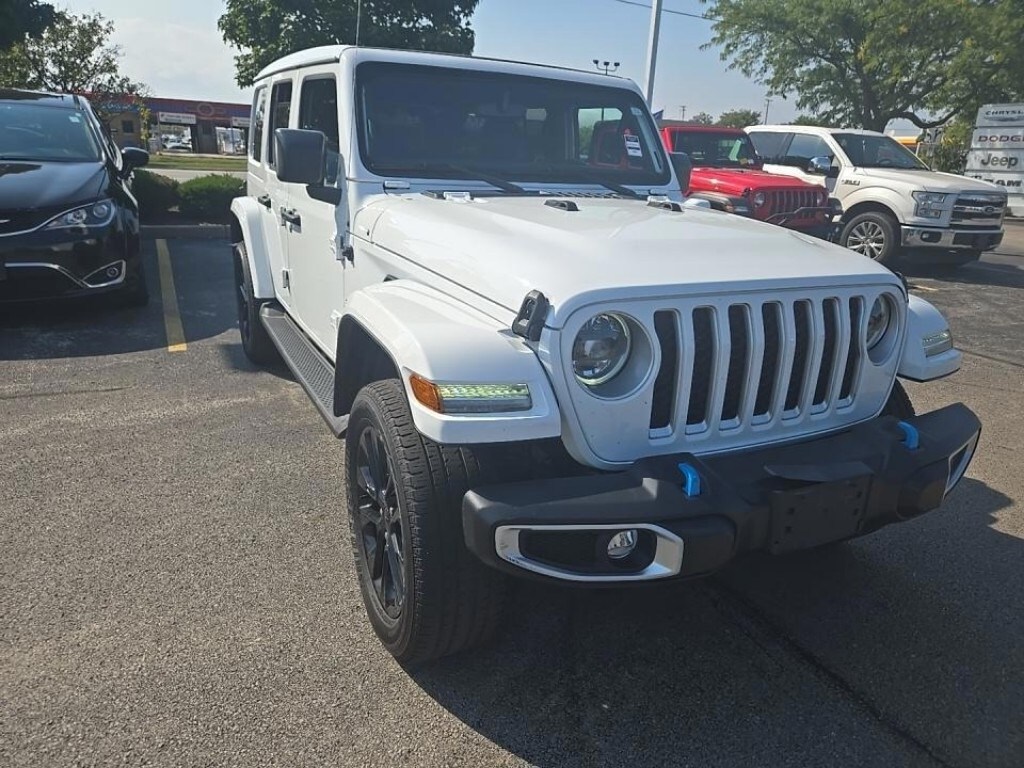 2023 Jeep Wrangler Sahara 4xe photo 2