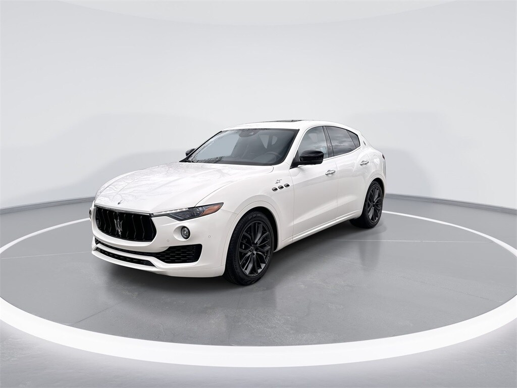 2024 Maserati Levante GT photo 3