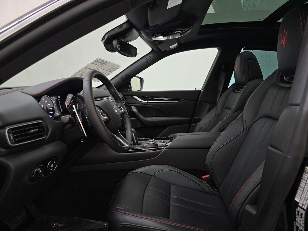 2024 Maserati Levante Modena photo 2