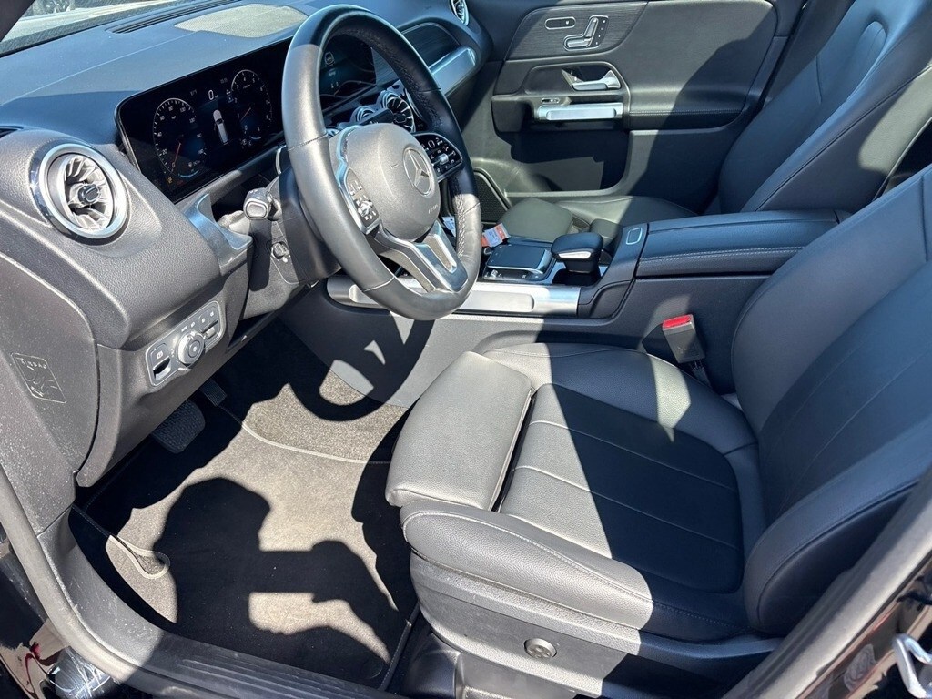 2023 Mercedes Benz GLB 250 4MATIC photo 3