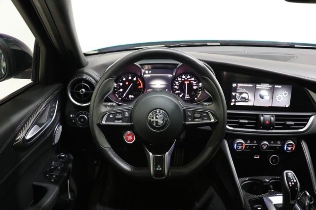 2023 Alfa Romeo Giulia Quadrifoglio - Photo 12