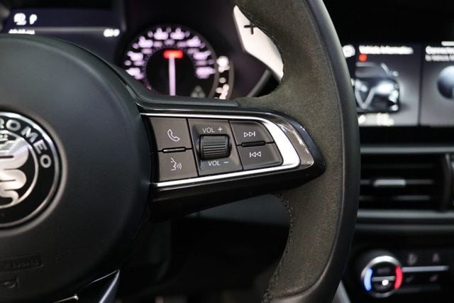 2023 Alfa Romeo Giulia Quadrifoglio - Photo 22