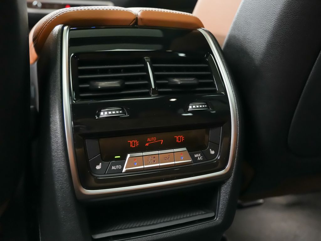 2026 BMW X5 M60i - Photo 20