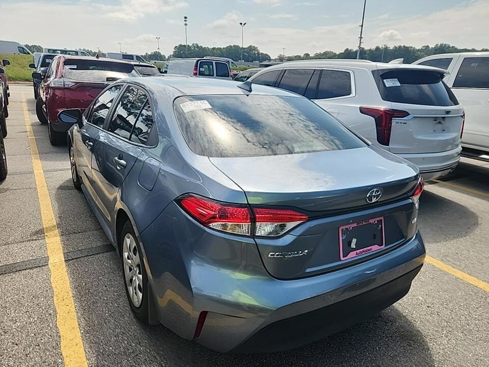 2025 Toyota Corolla LE photo 2