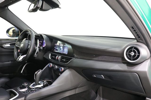 2023 Alfa Romeo Giulia Quadrifoglio - Photo 15