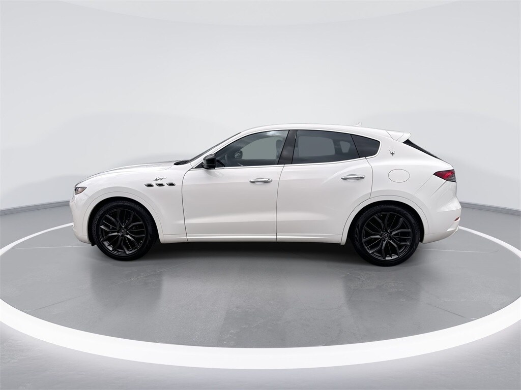 2024 Maserati Levante GT photo 4