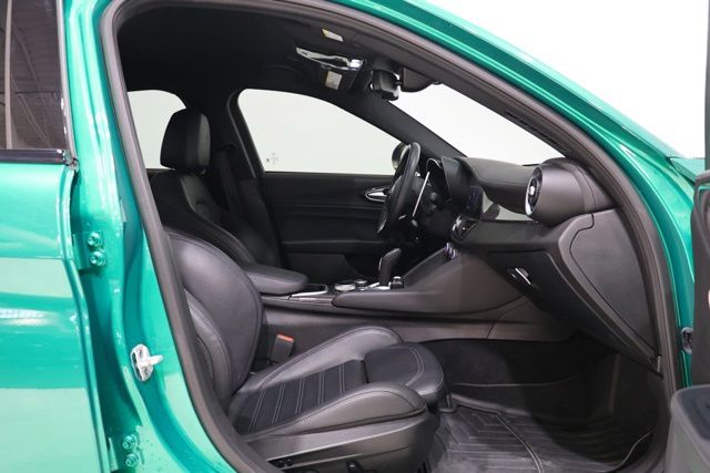 2023 Alfa Romeo Giulia Quadrifoglio - Photo 34