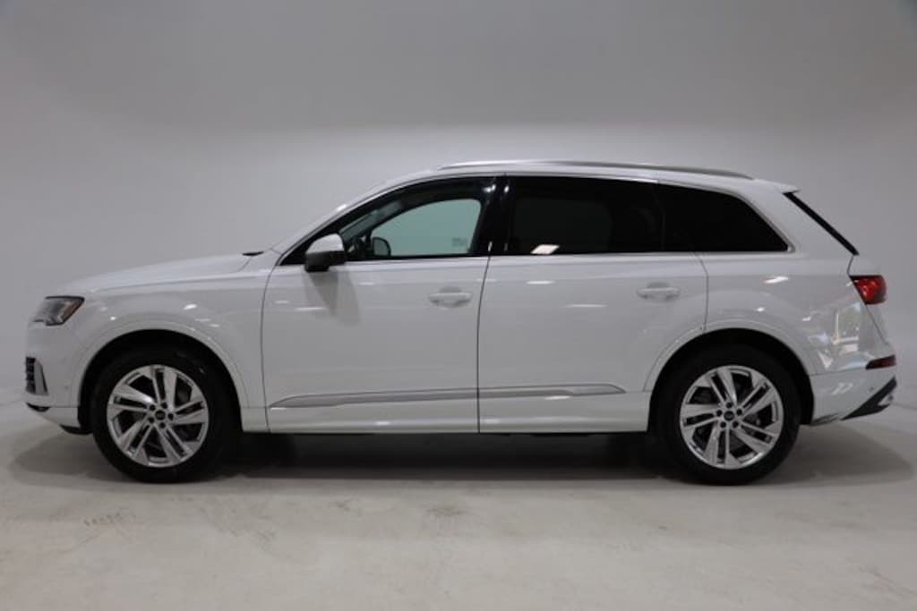 Used 2024 Audi Q7 55 Premium Plus SUV