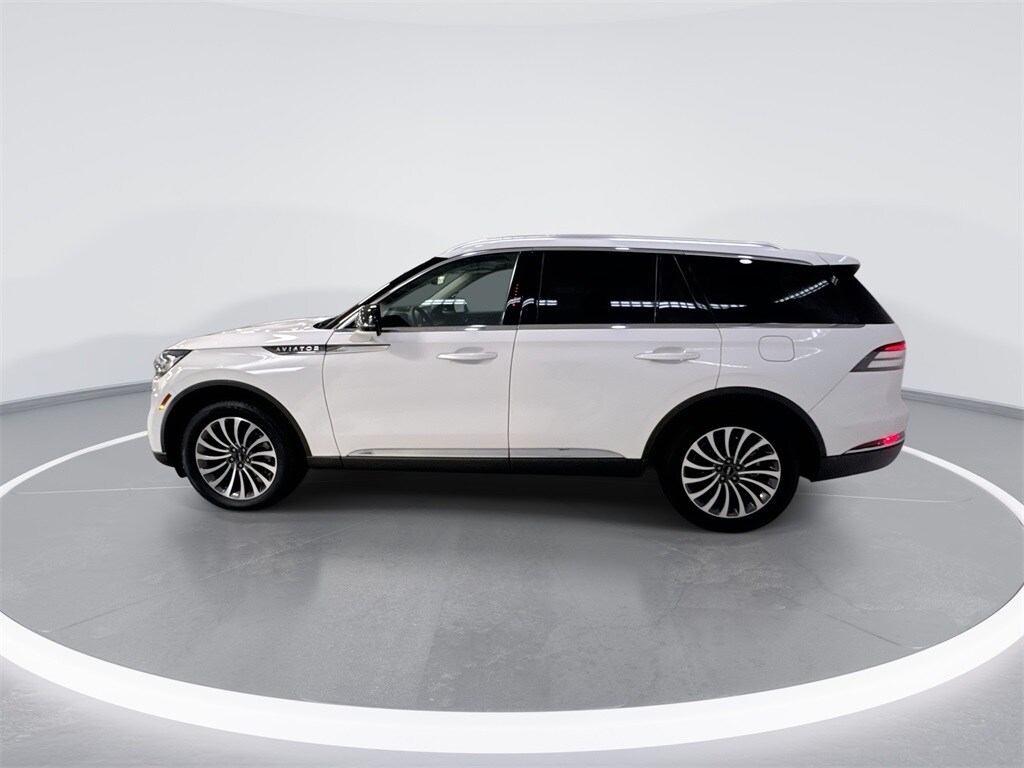 2022 Lincoln Aviator Standard photo 4