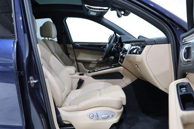 2023 Porsche Macan S - Photo 31