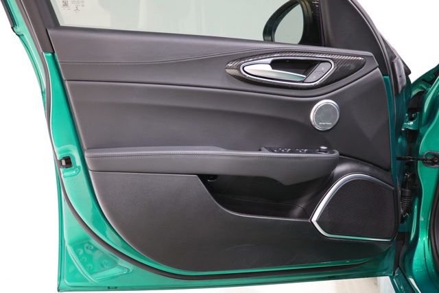 2023 Alfa Romeo Giulia Quadrifoglio - Photo 17