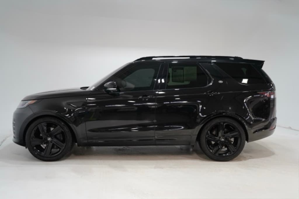 Used 2024 Land Rover Discovery Dynamic SE SUV