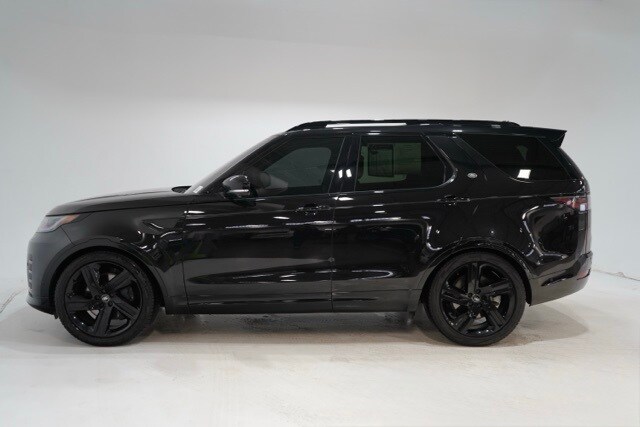 2024 Land Rover Discovery SE photo 3