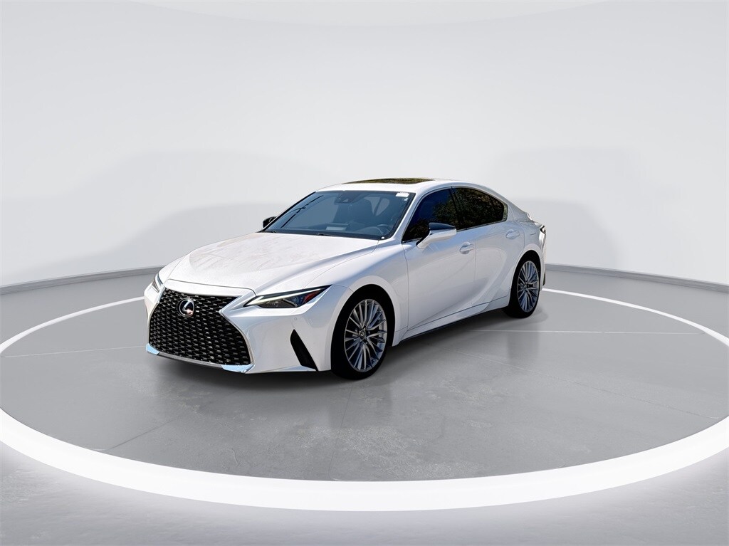 2022 Lexus IS 300 photo 3