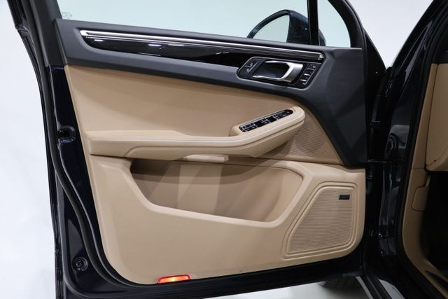2023 Porsche Macan S - Photo 15