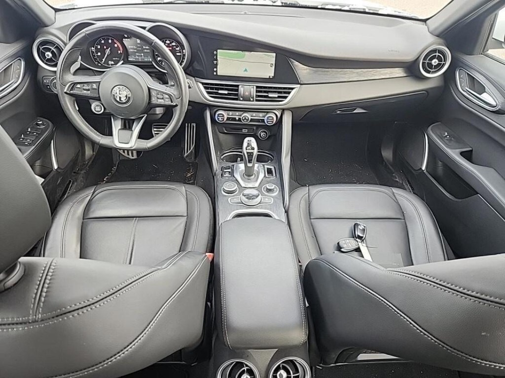 2022 Alfa Romeo Giulia SPRINT photo 2