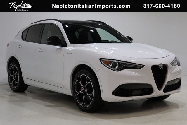2023 Alfa Romeo Stelvio Veloce AWD's photo