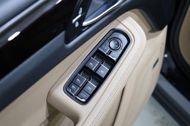 2023 Porsche Macan S - Photo 16