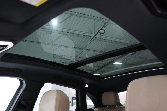2023 Porsche Macan S - Photo 23