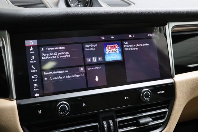 2023 Porsche Macan S - Photo 20