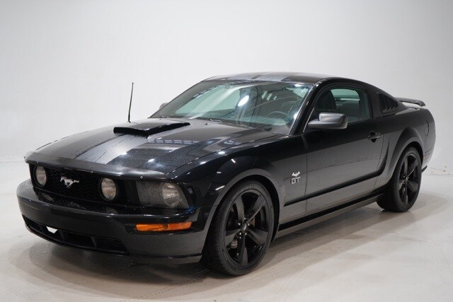 2007 Ford Mustang GT Deluxe photo 2