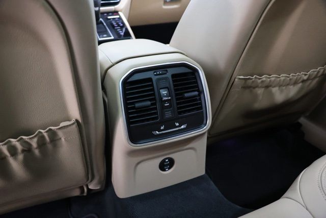2023 Porsche Macan S - Photo 25