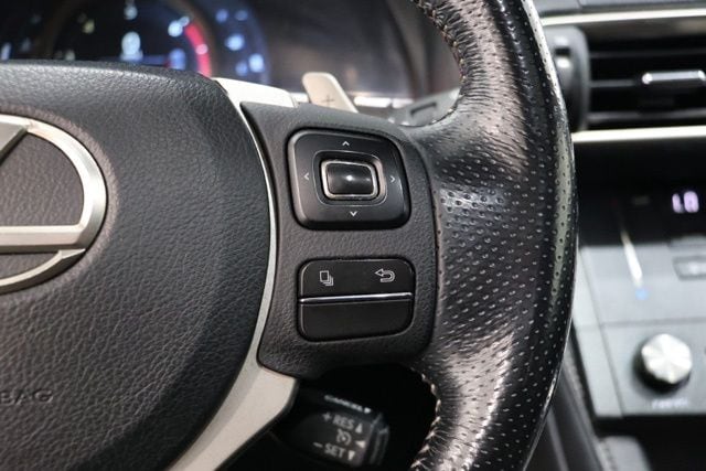 2016 Lexus RC 200t - Photo 24