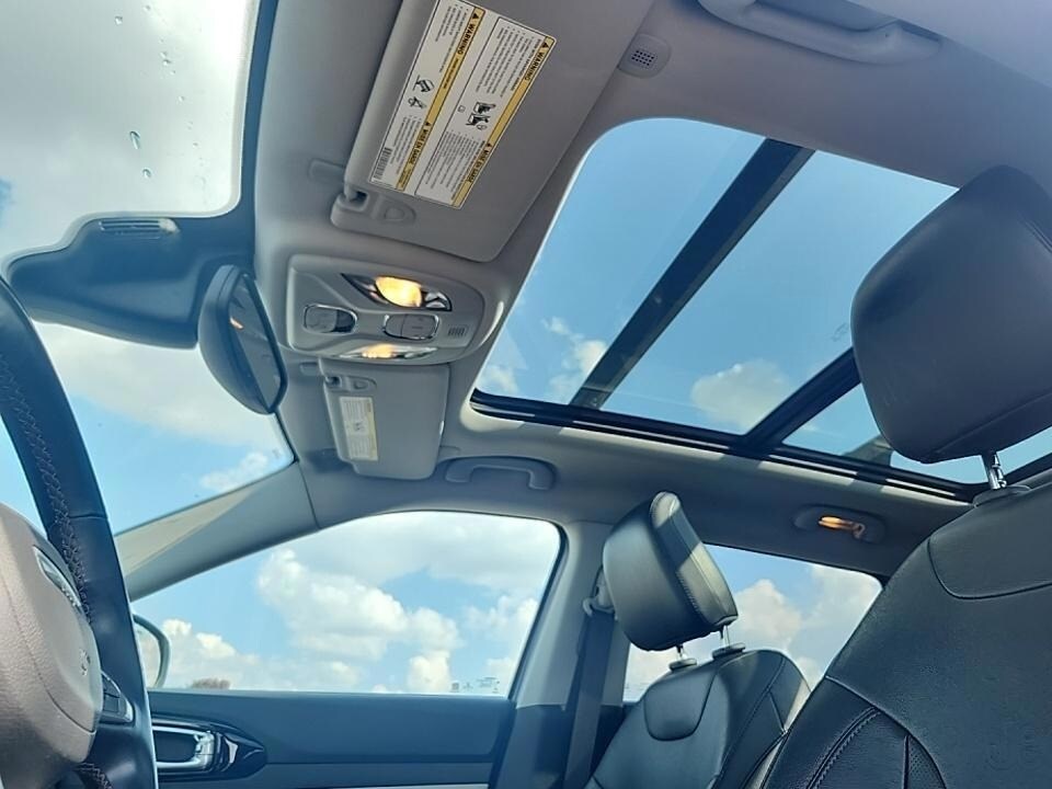 2022 Jeep Compass Limited photo 2