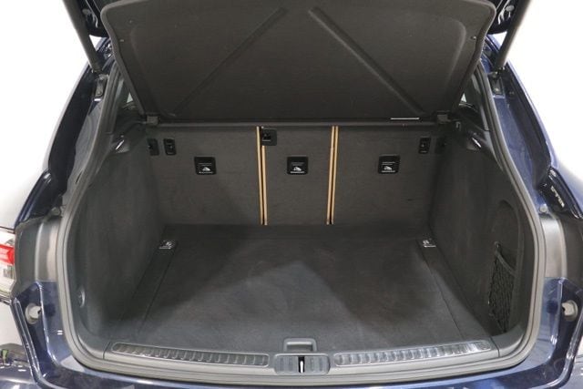 2023 Porsche Macan S - Photo 26