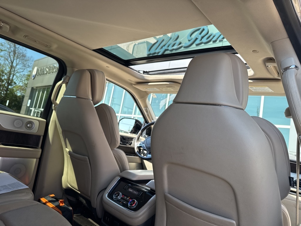 2018 Lincoln Navigator Reserve photo 2