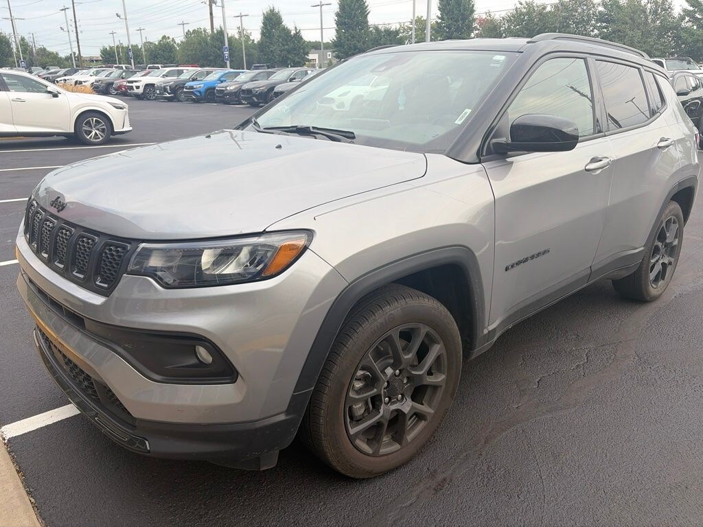 Used 2024 Jeep Compass Latitude SUV