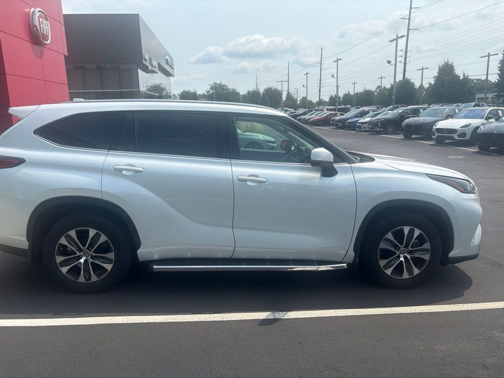 Used 2022 Toyota Highlander XLE SUV