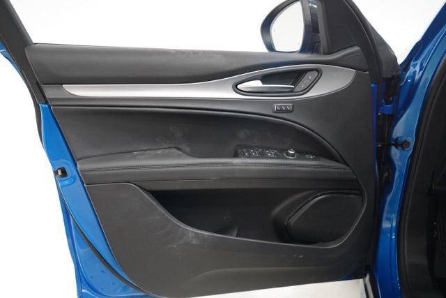 2025 Alfa Romeo Stelvio Base - Photo 16