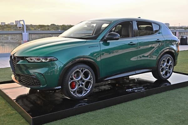 Green Alfa Romeo Tonale SUV