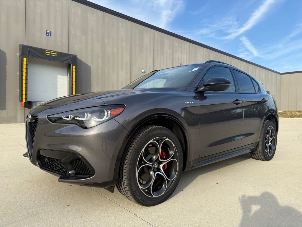 New 2025 Alfa Romeo Stelvio AWD Sport Utility