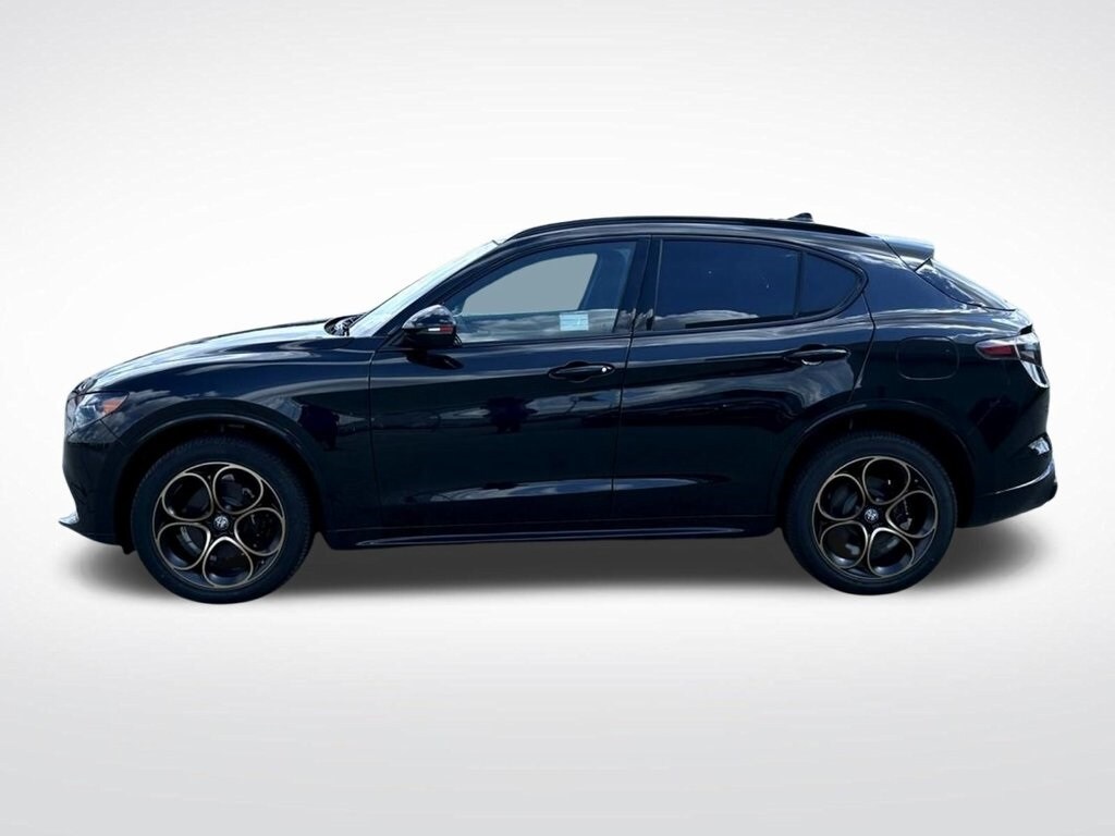 2025 Alfa Romeo Stelvio Sprint photo 4