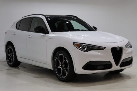2023 Alfa Romeo Stelvio Ti SUV